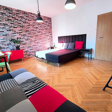 Big Stay - 4 Bedroom, 2 Bathroom Central Apartment With Ac Bratysława Zewnętrze zdjęcie
